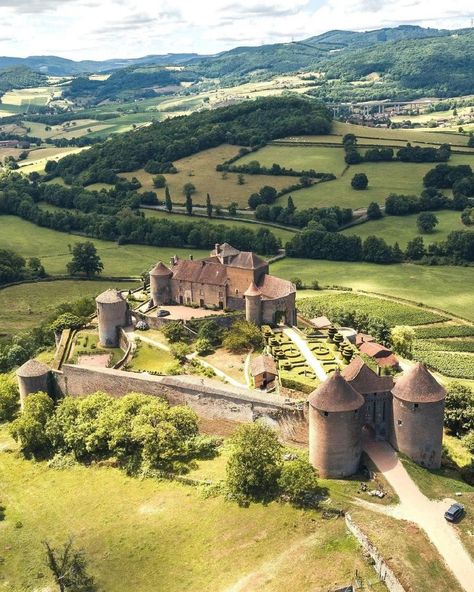 Nordkirchen Castle, Castamere Castle, Medieval Watchtower, Canterlot Castle, Carrickfergus Castle, Castle Combe Village, Chateau Medieval, Medieval Castles, Medieval Fortress