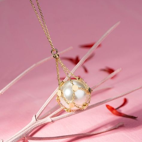 Pearl Cage Pendant, Pearl Charm Necklace, Caged Necklace, White Pearl Necklace, Gold Pearl Necklace, Necklace White, White Freshwater Pearl, Necklace Charm, Crown Jewels