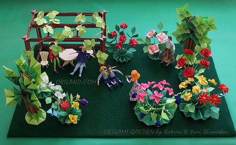 Origami Scene, Garden Origami, Origami Garden, Canada Leaf, Origami Artist, Origami Models, Morning Glories, Autumn Flowers, Flower Inspiration