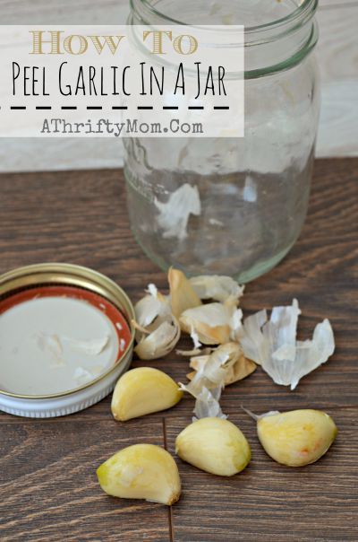 Did you know you can peel a whole clove of garlic with a glass jar in just seconds, Kitchen hacks, How to peel garlic in a mason jar, Time saving tips Peeling Garlic Cloves Hack, Easy Peel Garlic Cloves, Best Way To Peel Garlic, Easy Way To Peel Garlic, Peel Garlic Easy, Peeling Garlic Cloves Easy, How To Peel Garlic Cloves Easy, Garlic Peeling Hack, Garlic Hack