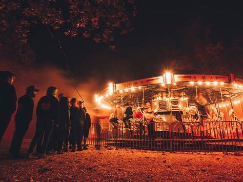 Hayride Aesthetic, Haunted Hayride Ideas, Houses In Los Angeles, Best Haunted Houses, Fright Fest, Haunted Tree, Haunted Hayride, Halloween Crafts Preschool, Halloween Events