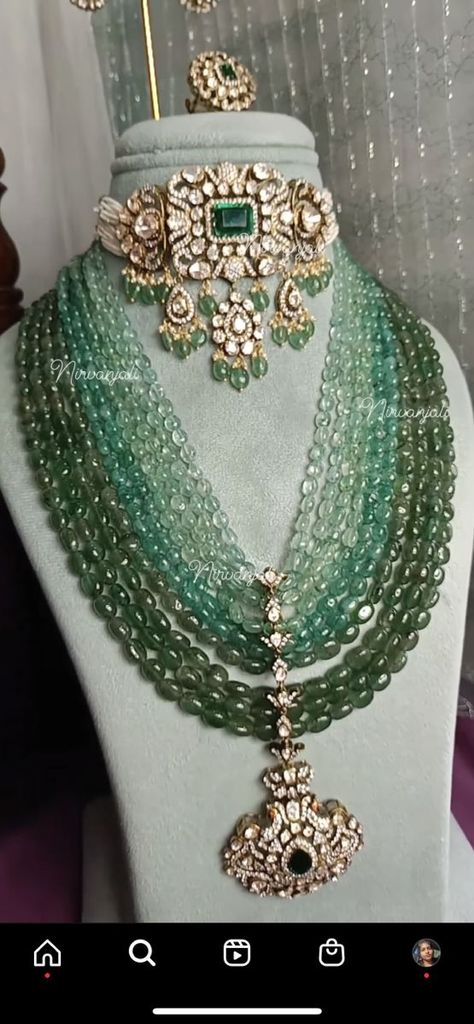 Latest Embroidery Designs 2020, Polki Gold Jewellery, Green Beads Necklace Indian, Wedding Jewellery Collection For Bride, Gold Beads Necklace Indian, Green Beads Indian Jewellery, Satlada Necklace, Beads Jewelry Indian Gold, Gold Necklace Design