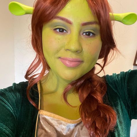 Fiona Toddler Costume, Fiona From Shrek Makeup, Shrek Fiona Makeup, Ogre Fiona Makeup, Fiona Makeup Shrek, Princess Fiona Makeup, Shrek The Musical Makeup, Shrek Makeup Ideas, Shrek Dragon Makeup