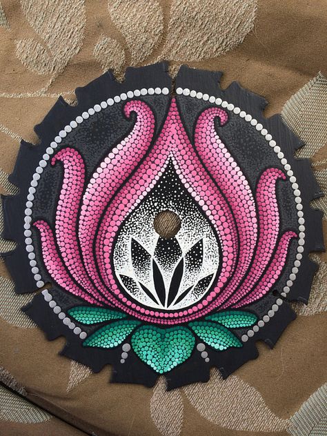 Lotus Flower Mandala, Mandala Rock Art, Mandala Canvas, Mandala Art Therapy, Mandala Design Pattern, Canvas Painting Tutorials, Mandala Art Lesson, Rock Painting Patterns, Mandala Artwork