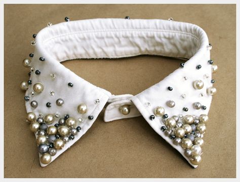 Another thing to try with all the collars from Husbands old shirts!  Maybe I could do this with buttons! Trash To Couture, Collars Diy, Beaded Collar Necklace, Diy Collier, Pearls Diy, Beaded Collar, Absolutely Fabulous, Diy Accessories, Collar And Cuff