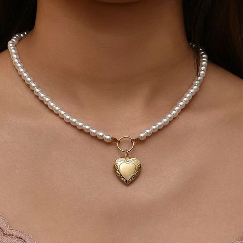 Necklace For Wedding, Gold Locket Necklace, Cheap Necklaces, Pearl Chain Necklace, Locket Pendant Necklace, Magical Jewelry, Gold Locket, Pearl Choker Necklace, Medallion Necklace