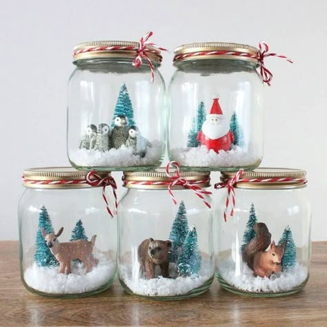 22+ Christmas in a Jar DIY Ideas For Gifting And Decor Christmas Jar Ideas, Joululahjat Diy, Jul Diy, Mason Jar Christmas Gifts, Cute Christmas Decorations, Soya Mumu, Diy Jul, Jar Ideas, Christmas Mason Jars