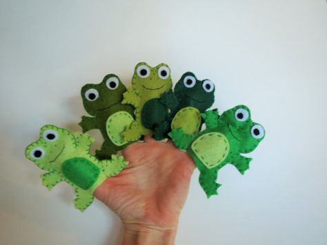 Five Speckled Frogs, Frog Finger Puppet, Felt Frog, Frog Puppet, Speckled Frogs, Frog Toy, Finger Puppet Patterns, Felt Puppets, Puppets For Kids