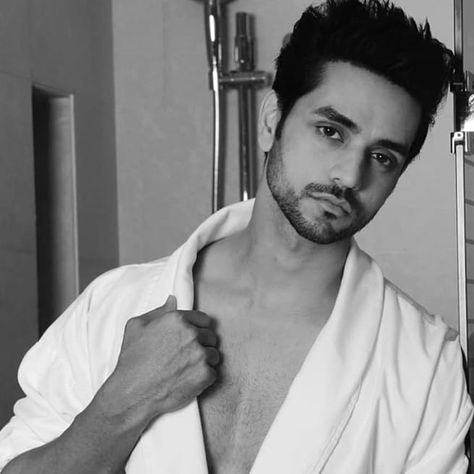 Hotness overload 🔥 @shaktiarora 💓#shaktizindabaad #shaktiarora #hotness #hot #pyar💕 #everything😍😘 #life😇😍 #lifeline💕 #zindgi💕 #godbless 😘😍 Shakti Arora, Krishna Bhajan, Awesome Beards, Tv Actors, Beard Styles, Tv Stars, Bollywood Actress, Tv Shows, Actors