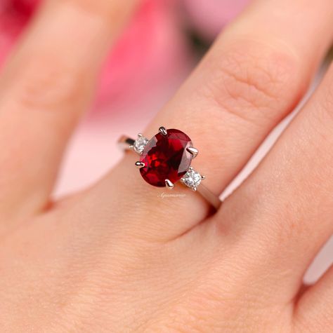 Ruby Engagement Ring Silver, Oval Ruby Ring Design, Ruby Ring Simple, Emerald Cut Engagement Rings Vintage, Ruby Ring Designs, Travel Ring, Red Ruby Ring, Engagement Ring On Hand, Silver Ruby Ring