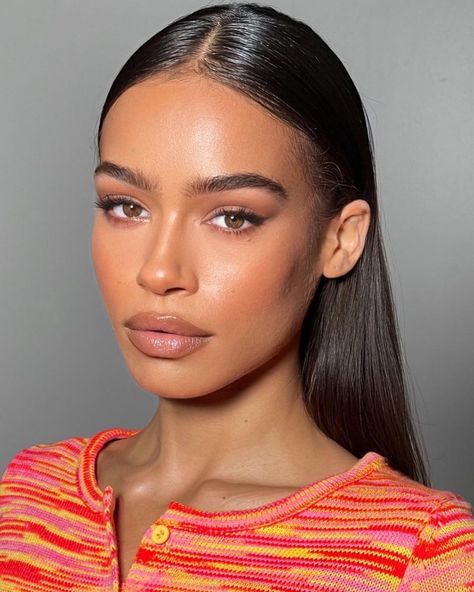 Natural Bronze Makeup, Zahara Davis, Maquillaje Glowy, Soft Glam Wedding Makeup, June Moodboard, Bride Makeup Natural, Dusky Skin, Outfit Ideas September, Bronze Makeup