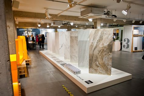 Marble Showroom Display Ideas, Granite Showroom Design, Marble Showroom Display, Boho Living Room Coffee Tables, Marble Showroom, Marble Display, Interior Design Sites, Tiles Showroom, Marble Flooring Design