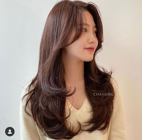 Korean Hair Color, Bangs With Medium Hair, Hairstyles For Layered Hair, Kids Hair Cuts, Shot Hair Styles, Hair Stylies, Redhead Beauty, Haircuts Straight Hair, Long Hair With Bangs