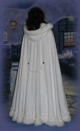 Winter Cloak, Dress Fur, Winter Wedding Planning, Wedding Cloak, White Cape, Wedding Cape, Fantasy Dresses, Winter Wonderland Wedding, Dress Winter