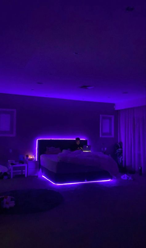 Neon Room Aesthetic, Rgb Room, Nice Bedrooms, Bedroom Ideas Men, Chill Room Ideas, Guys Room Aesthetic, Purple Led Lights, Vibe Rooms, Gaming Rooms