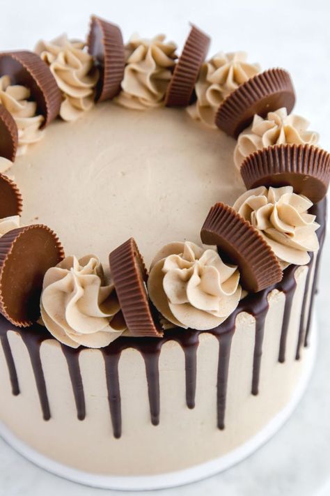 Reece Cup Birthday Cake, Chocolate Pb Cake Birthday, Peanut Butter Birthday Cake Ideas, Small Chocolate Peanut Butter Cake, Good Birthday Cake Ideas, Peanut Butter Cake Design, Chocolate Cake With Peanut Butter Cups, Chocolate Peanut Butter Drip Cake, Chocolate Candy Cake Decoration