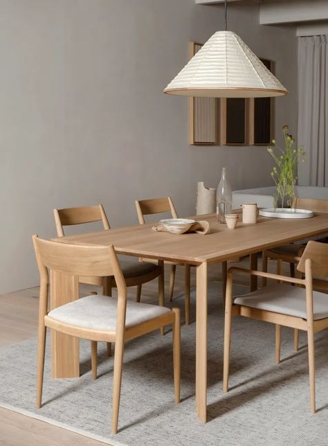 Favourite furniture finds from Milan Design Week 2022 Minimal Dining Table, Dining Room Quotes, Minimal Dining, Dining Room Paint Colors, Dining Room Wallpaper, Minimalist Dining Room, Dining Room Paint, Decor Dining Room, Dinning Room Design