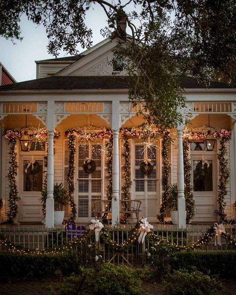 Have Yourself A Merry Christmas: 75 Ho-Ho-Holiday Decor Ideas Christmas Exterior, New Orleans Christmas, Holiday Decor Ideas, Lights For Christmas, Exterior Paint Color, Christmas Front Porch, Spirit Of Christmas, Feeling Inspired, Christmas Time Is Here