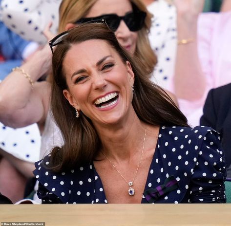 Kate Middleton Smile, Kate Middleton Wallpaper, Pippa Middleton Bridesmaid, Princesse Kate Middleton, Wimbledon Final, 2 Princess, Prins William, Rule Britannia, Kate And Pippa