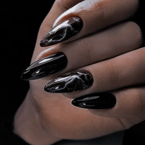 Marvel Nails, Black Lightening, Black Almond Nails, Nails Designer, Gothic Nails, Goth Nails, Styles Ideas, Round Nails, Statement Art