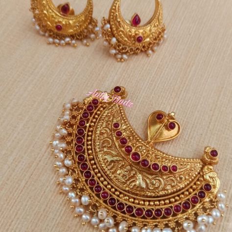 Pendant Earrings Set, Traditional Gold Necklace With Locket, Gold Pendent Set Indian Antique, Traditional Gold-plated Locket Jewelry, Traditional Gold Plated Pearl Pendant Jewelry, Pendent Set Gold, Traditional Gold Plated Pendant Jewelry Sets, Gold Pendants For Men, Coral Jewelry Set