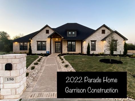 Ranch Outside Ideas, Black 1 Story House, Newly Built Homes Exterior, High Ceiling One Story House, Black And Tan House Exterior Modern, One Story House Exterior Design, Medium Size Houses Modern, Modern Brick Farmhouse, Medium Size Homes Exterior