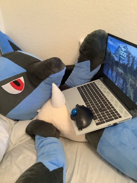 Life Size Plushies, Life Sized Pokemon Plush, Lucario Aesthetic, Lucario Plush, Pokémon Plush, Pokemon Plushies, Lucario Pokemon, Pokemon Diy, Big Plush