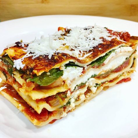 Spinach And Ricotta Lasagne, Spinach And Ricotta Lasagna, Ricotta Lasagna, Healthy Mummy Recipes, Vegetarian Lasagne, Taco Boats, Ricotta Spinach, Vegetable Lasagne, Mummy Recipes