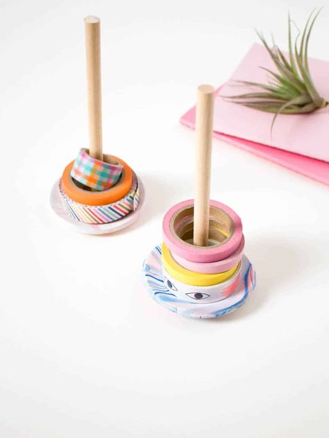 Tape Holder Diy, Washi Tape Holder, Diy Organization Ideas, Desk Clutter, Diy Washi Tape, Diy Fimo, Washi Tape Diy, Floral Doodle, Diy Office