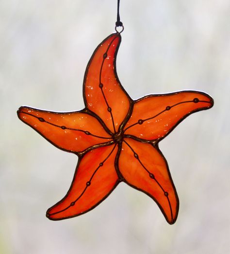 Stained Glass Starfish, Tiffany Glass Art, Glass Art Design, Sea Stars, Modern Stained Glass, Suncatcher Window, Wine Glass Art, Glass Art Projects, Beach Glass Art