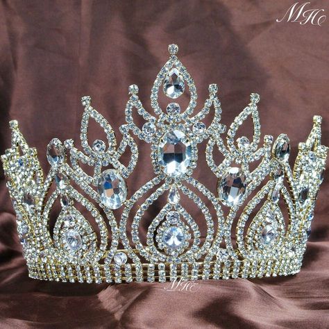 You are looking at a hard to find magnificent tiara crown. Sparkling clear genuine austrian rhinestones are set in a beautiful gold-plated setting. All rhinestones sparkle a lot and are prong set by hands! Beauty Pageant Hair, Crystal Crown Tiaras, Wedding Tiaras, Pageant Hair, Pageant Crowns, Crystal Bridal Tiaras, Bride Headband, Large Wedding, Gold Tiara