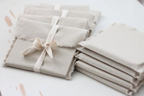 Linen Packaging Design, Linen Packaging, Fabric Envelopes, Jewelry Packaging Diy, Natural Packaging, Photographer Packaging, Fabric Packaging, Cd Packaging, Fabric Envelope