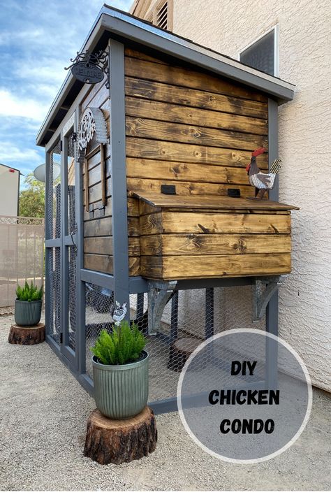 Wooden Chicken Coop Ideas, Chicken Coops For 10 Chickens, Chicken Coop For 6 Hens Diy, Small Modern Chicken Coop, Small Area Chicken Coop, Residential Chicken Coop, Hen House Ideas Diy, Lean Too Chicken Coop, Diy Modern Chicken Coop