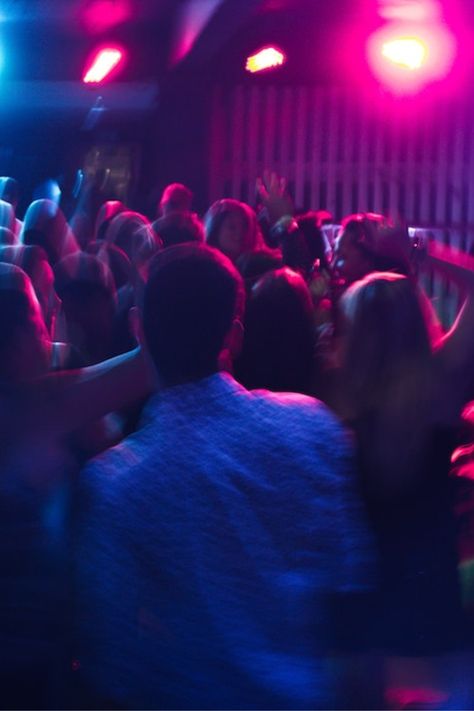 A group of people dancing on a dancefloor like in Los Angeles bars Los Angeles Aesthetic Night Party, Dance Floor Aesthetic, Dance Music Aesthetic, Dancing At The Club, Bar Party Night, Club Dance Floor, Rave Dancing, Dancing In A Club, Entertainment Aesthetic