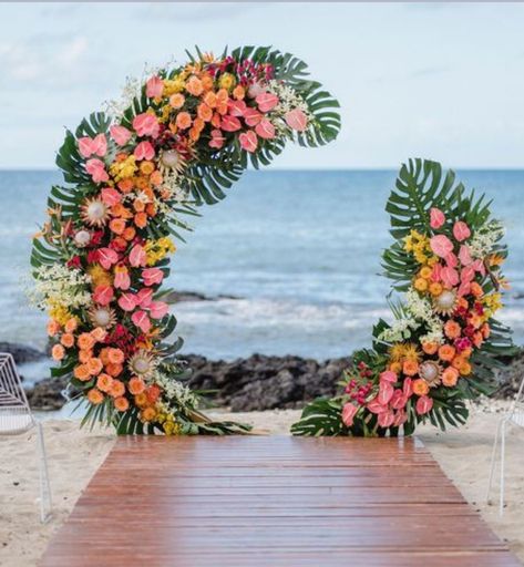 Hawaiian Wedding Flower Arch, Wedding Arch Ideas Tropical, Tropical Wedding Photo Backdrop, Hawaiian Event Decor, Tropical Backdrop Wedding, Tropical Flower Wedding Arch, Tropical Flower Backdrop, Moana Themed Wedding, Tropical Flower Arch