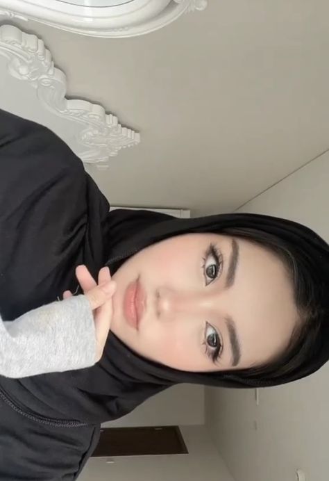 Maliha Xoangxa Hijab, Malay Makeup, Asian Hijabi, Hijab Makeup Look, Hijabi Makeup Looks, Afghan Makeup, Khaleeji Makeup, Maliha Xoangxa, Turkish Makeup