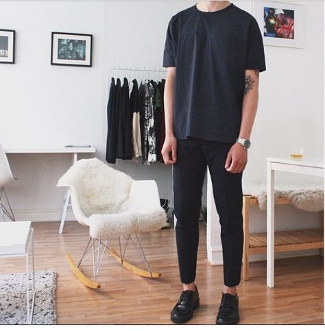 Monochrome and High End Streetwear - Album on Imgur Black Sneakers Outfit Men, Black Sneakers Outfit, Sneakers Outfit Men, Minimalist Fashion Men, Look Retro, Mens Outfit Inspiration, Mens Fashion Streetwear, Stylish Mens Outfits, Men Fashion Casual Outfits