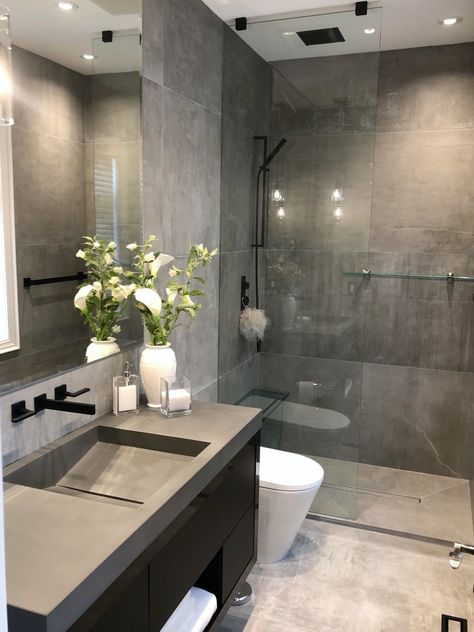 Light Grey Dark Grey Bathroom, Large Grey Tile Bathroom, Dark Shower Light Floor, Dark Grey Bathroom Decor, Grey Washroom Tiles, Gray Tile Showers, Grey Bathroom Aesthetic, Gray Marble Bathroom Ideas, Charcoal Bathroom Tile