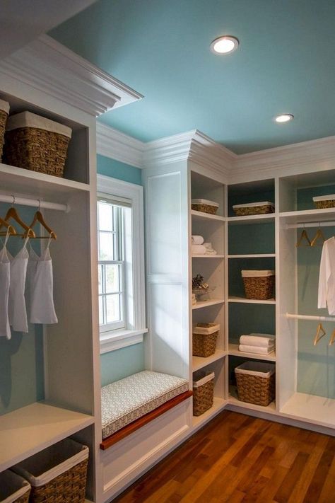 Luxurious Dressing Room, Ideas Armario, Cozy Window, Closet Units, Walk In Closet Small, Organizing Walk In Closet, Master Closet Design, Small Walk In Closet, Best Closet Organization