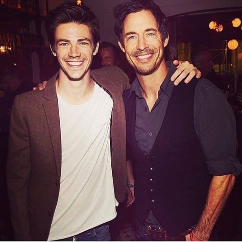 Happy Father's Day @cavanaghtom. Just remembered you're not my dad... but you look like you could be my very young dad or older brother, you give me invaluable fatherly advice and you have 4 awesome kids of your own. Miss you guys. "This is my life... " Fatherly Advice, Tom Cavanagh, Flash Funny, Reverse Flash, The Flash Season, Flash Tv Series, Miss You Guys, Fastest Man, Barry Allen