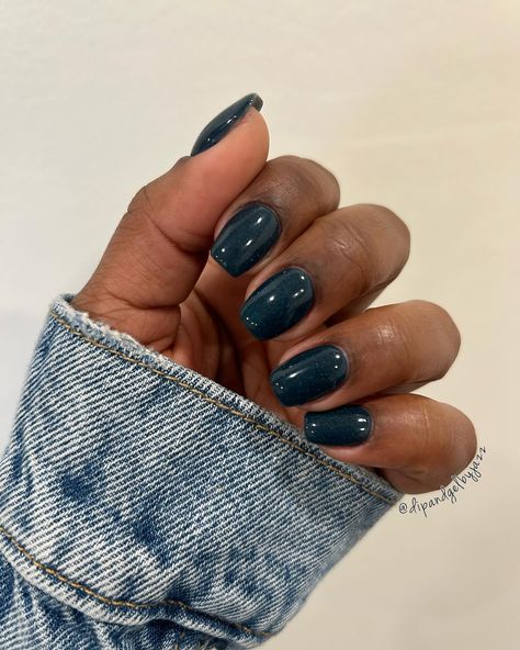 Yes, I know I’m supposed to be doing bright, spring-like manis but this colour is stunning!😍💅🏾 @nicedeco clear rubber base gel @diami peel off base coat @gelishprofessional gel base and top coat @gigiscustomdips unteal next time ———— #dippowder #nails #dippowdernails #nailsofinstagram #dipnails #nailart #u #manicure #modelones #nailsoftheday #dippingpowdernails #dippingpowder #glitternails #naildesigns #pedicure #gelnails #dip #diynails #nailsnailsnails #nailtech #instanails #naturalnails #... Fall Green Dip Nails, Dark Green Dip Nails, Green Dip Nails, Peel Off Base Coat, Green Dip, Green Dips, Dip Manicure, Dip Nails, Gel Mani