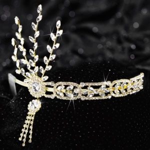 Gold Daisy Tiara Winter Ball Crown, Elegant Crystal Crown For Party, Prom Royalty, Ice Icicles Crystal Crown, Crystal Crown Tiaras Gold, Gatsby Book, Gatsby Gala, 1920s Looks, Glamorous Crown-shaped Rhinestone Jewelry