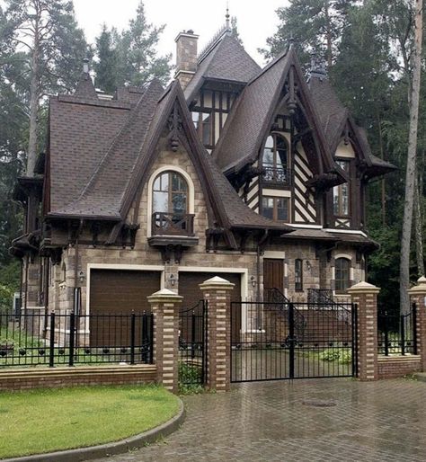 Modern Victorian House, Fairytale House, Casas The Sims 4, Dark Home, Modern Victorian, Fantasy House, Victorian House, Cute House, Gothic House