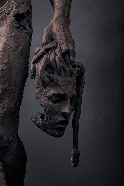 Greek Sculpture Aesthetic Dark, Greek Wallpaper Aesthetic Black, Dark Sculptures Art, Broken Greek Statue, Dark Greek Mythology, Greek Statue Art, Medusa Sculpture, Medusa Statue, Statue Photography