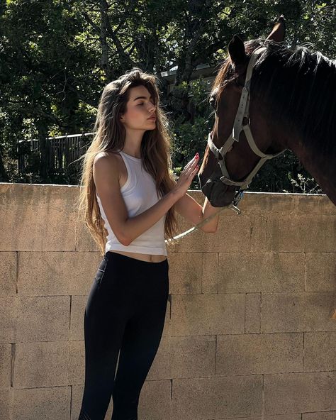 Before and after I hear “ I’m going to therapy “ | Instagram Horse Yoga, Mara Lafontan, Horse Riding Aesthetic, Horsey Life, Bios Para Instagram, Equestrian Aesthetic, Wife Style, Equestrian Outfits, Horse Photos