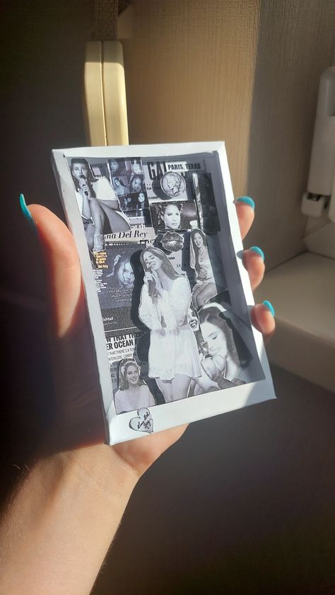 Lana del rey carton card DIY present Lana Del Rey Birthday Gift Ideas, Lana Del Rey Diy Gifts, Lana Del Rey Crafts, Lana Del Rey Things, Lana Del Rey Gift Ideas, Lana Del Rey Gifts, Lana Del Rey Polaroid, Manualidades Aesthetic, Pretty Gift Wrapping Ideas