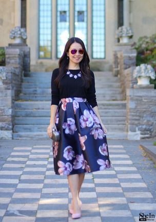 Shop Navy Florals Flare Skirt With Zipper online. SheIn offers Navy Florals Flare Skirt With Zipper & more to fit your fashionable needs. Outfits Faldas, Floral Skirt Outfits, Western Dresses For Girl, Pretty Dresses Casual, Cute Formal Dresses, Western Wear Dresses, Ladies Day Dresses, Cute Skirt Outfits, Trendy Dress Outfits