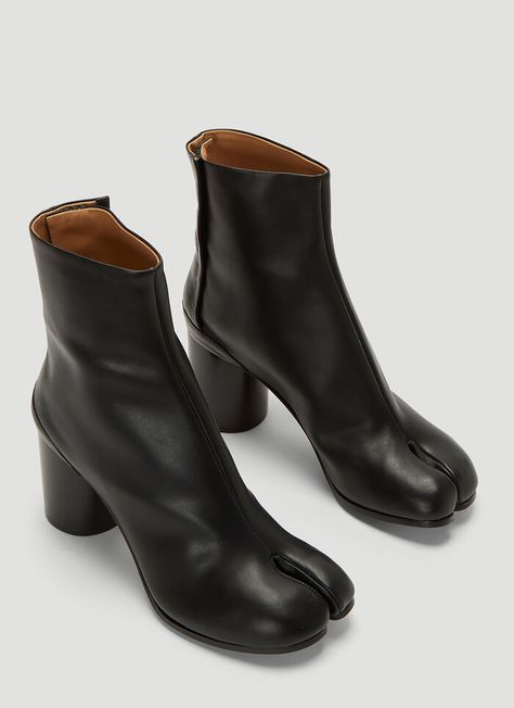 Tabi Ankle Boots Tabi Ankle Boots, Leather Short Boots Women, Outfits With Tabi Boots, Tabi Shoes Margiela, Tabi Boots Outfit, Maison Margiela Tabi Boots, Margiela Tabi Boots, Over Ankle Boots, Split Toe Boots