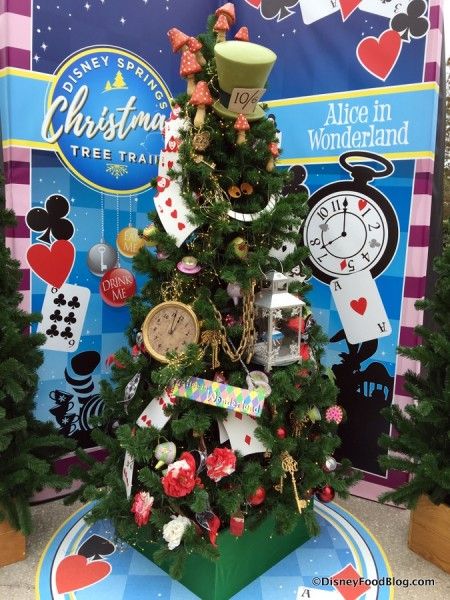 Alice in Wonderland Tree Alice In Wonderland Themed Christmas Tree, Christmas Alice In Wonderland, Alice In Wonderland Christmas Tree Ideas, Alice In Wonderland Christmas Decor, Alice In Wonderland Tree, Alice In Wonderland Christmas Tree, Alice In Wonderland Christmas, Class Tree, Disney Wreath