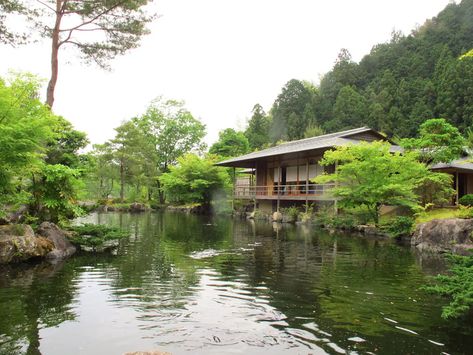 Couple Renovates Abandoned Japanese Home, Turns It Into Guesthouse: Photos Japanese Countryside House, Kyoto House, Old Home Renovation, Traditional Japanese Home, Japanese Countryside, Traditional Japanese Architecture, Traditional Japanese House, Mont Fuji, Countryside House